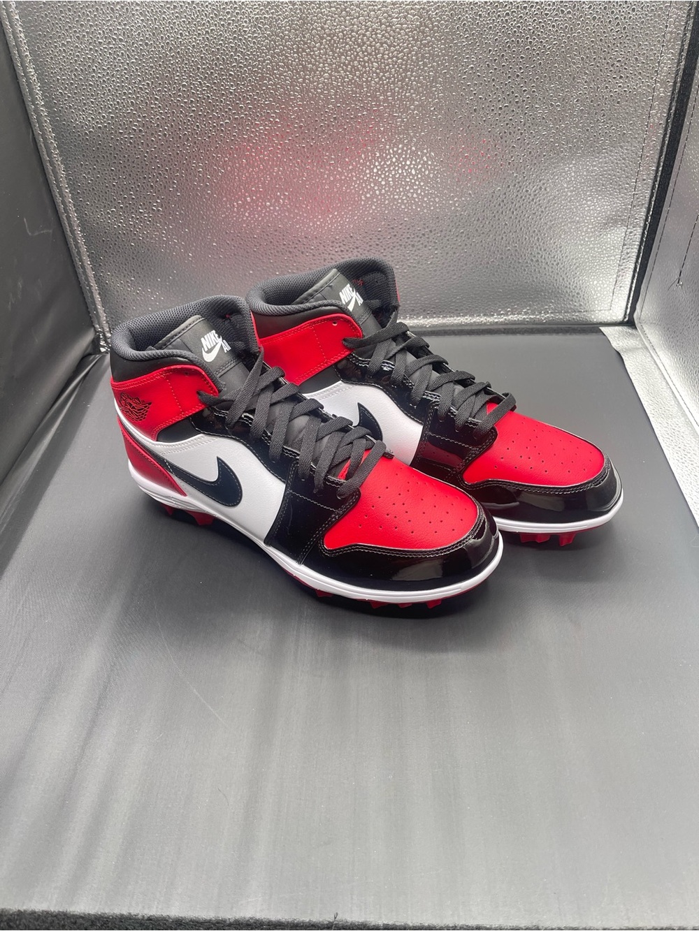 New Men’s 9.5 Nike Air Jordan 1 Mid TD Bred Toe FJ6805 601 Football Cleats